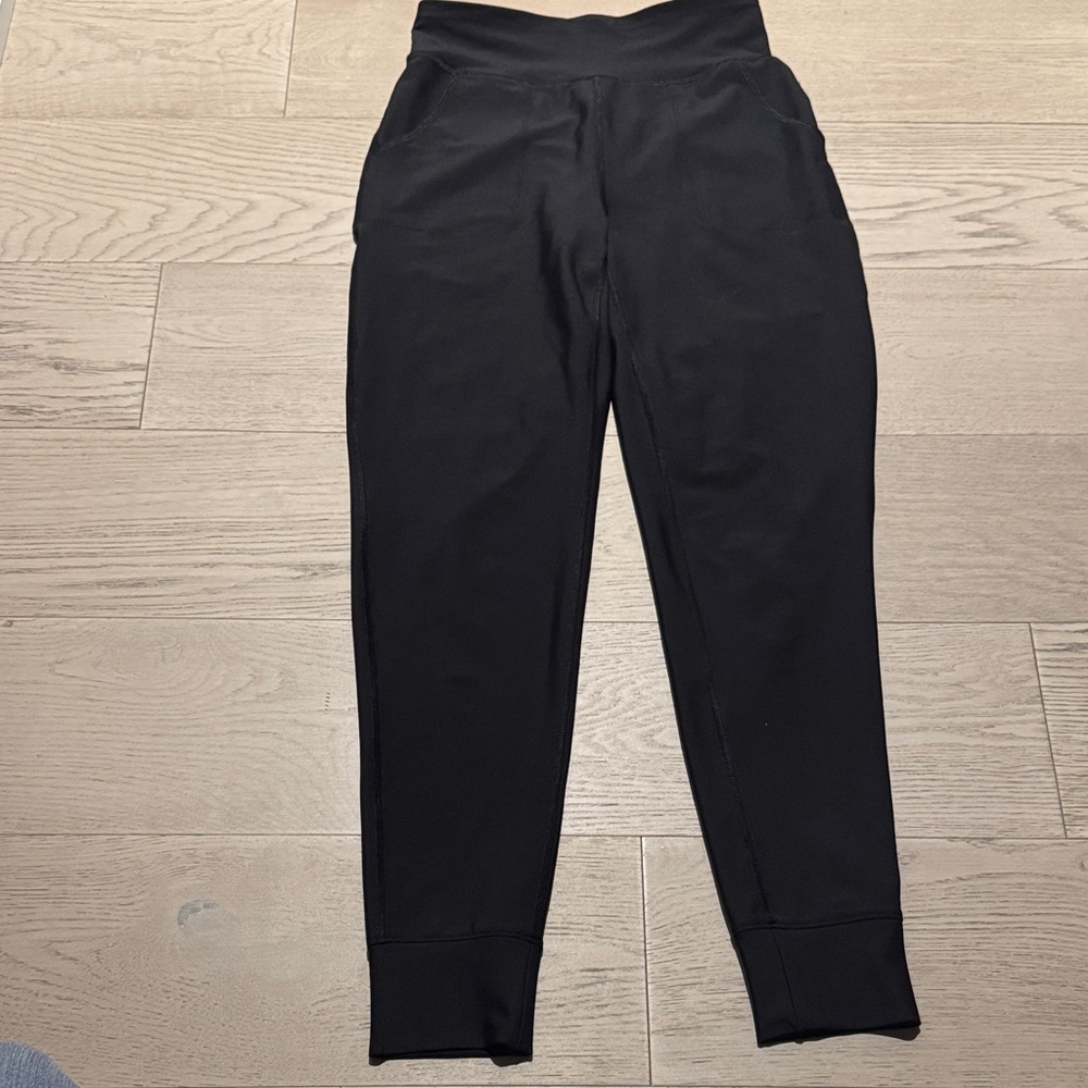 Old Navy Kids Black activewear joggers size 14-16